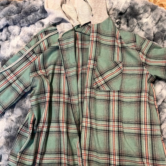 Amazon XXL Blue and Pink Plaid Flannel Shacket w/ Grey Hood - Picture 1 of 4